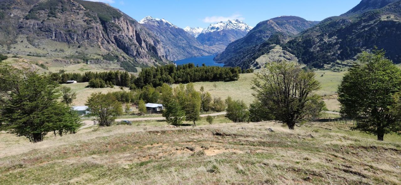 Parcela con vista a los lagos Monreal y Paloma, Región de Aysén, Patagonia